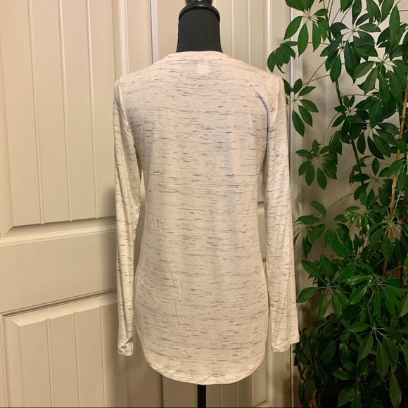 Old Navy Top - Picture 2 of 3